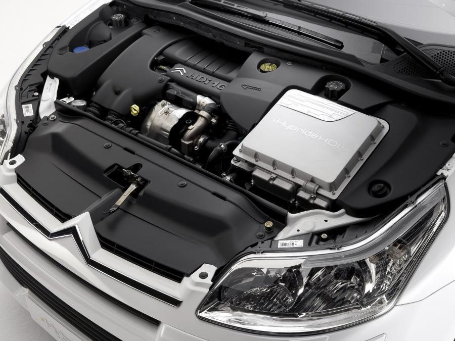  Citroen C4 HDi Hybrid Concept 2006 года  (фото 2 из 3)